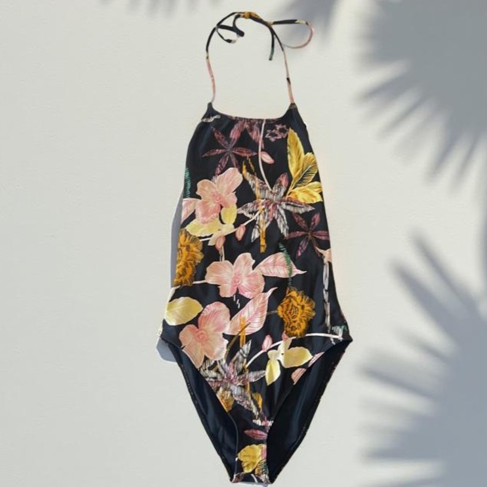 Sisstrevolution one piece bikini